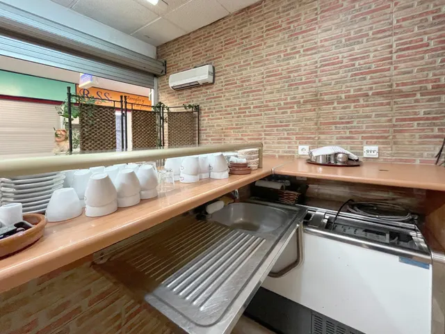 SE VENDE BAR EQUIPADO EN PERFECTO ESTADO EN EL CENTRO COMERCIAL LAS FUENTES — 10