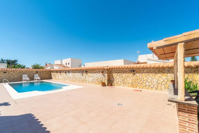 CHALET independiente con piscina privada y parcela segregable de 809 m2 en Torreta Florida — 26