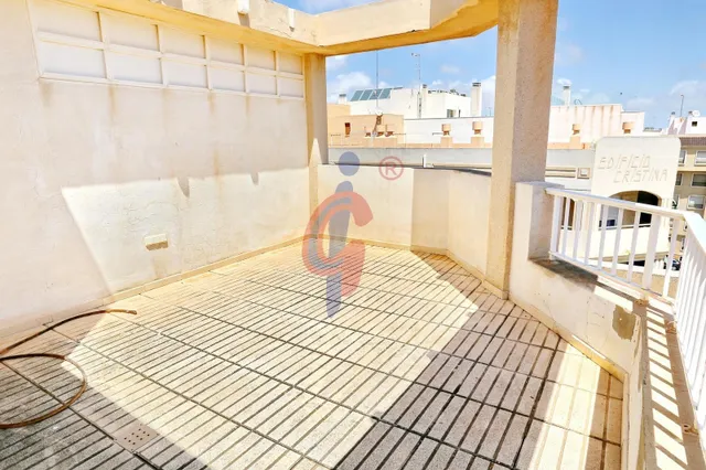 Ático dúplex en venta en Guardamar del Segura con vistas fro - foto 3