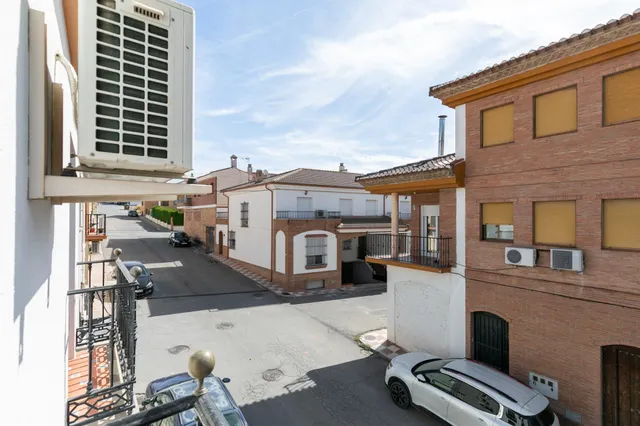 ¡OPORTUNIDAD EN ÍLLORA! Amplia casa adosada con parking y zonas verdes ✨ — 15