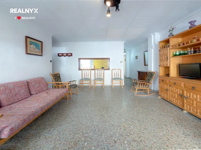 GRAN ÁTICO EN TORREVIEJA: 4 HAB, 1 BAÑO — 6