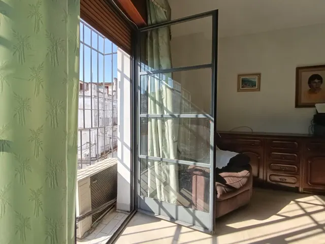 El verdadero lujo en el Realejo es tener tu propia cochera y compartir el edificio con un solo vecino. — 10