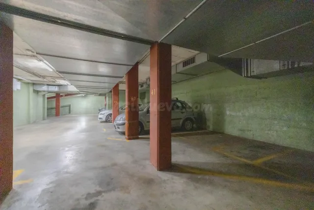 Tu plaza de aparcamiento en el centro: comodidad y ubicación - foto 3