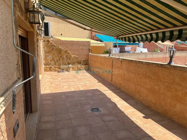 Ático con terraza, vistas abiertas y orientación sur en el c - foto 2