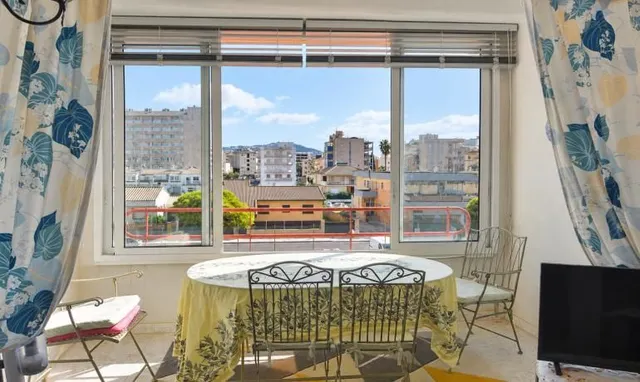 Bonito apartamento en Roses con piscinas comunitarias y vistas abiertas — 24