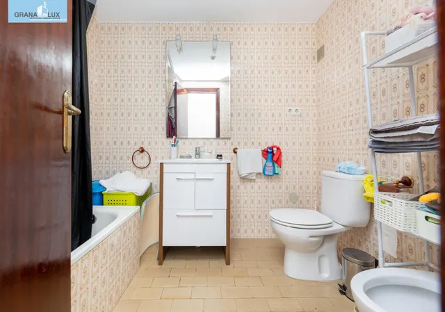 En Venta Piso de 4 dormitorios con ascensor, ideal para reformar a tu gusto. — 19