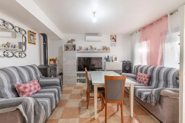 CASA EN VENTA EN GUADIX – ZONA MERCADONA — 3