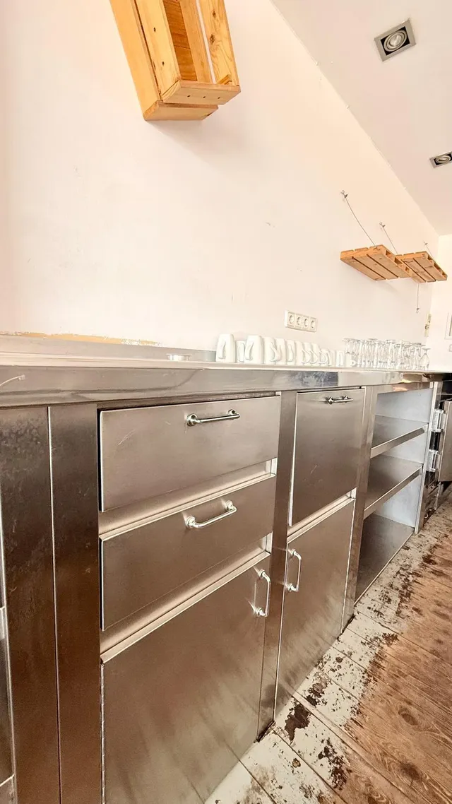 ¡Oportunidad Única en Cubelles! Local Comercial Reformado con Terraza y Vistas al Mar — 11