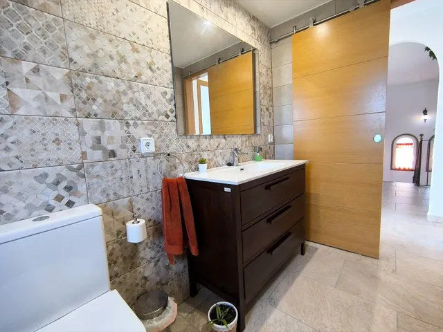 Precioso chalé unifamiliar aislado con piscina y amplio garaje — 37