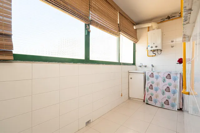 Piso luminoso con 4 habitaciones y 2 baños — 29