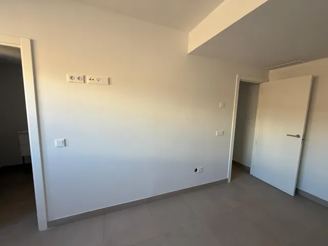 Vivienda moderna en urbanización privada Mijas con vistas al mar — 28