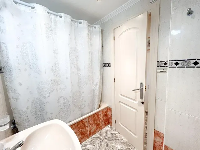 ESPACIOSO ATICO DE 3 habitaciones RODEADO DE TODOS LOS SERVICIOS — 18