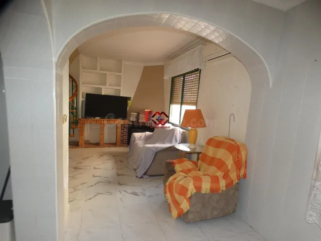 CÉNTRICA CASA EN PLANTA BAJA CON AMPLIA BUHARDILLA - foto 5