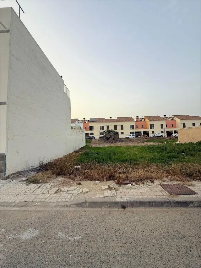 Solar en Calle Juan Sebastián El Cano – Guillena (Sevilla) – - foto 2