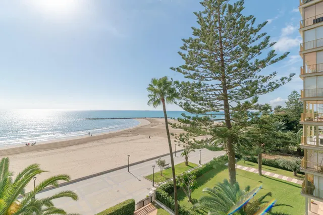 Apartamento frontal en el Paseo Marítimo del Torreón - Benicasim — 40
