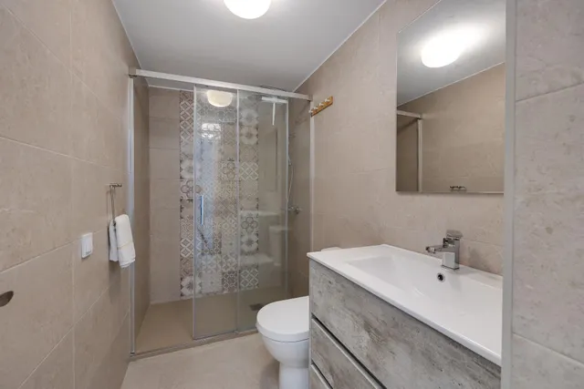 Vistas al mar! piso de 2 dormitorios en Torrevieja , totalmente reformado — 16