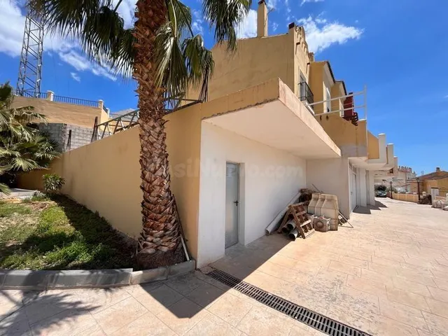 Venta de 2 Pisos en construcción + 2 Plazas de PK, Urbanización La Noria, en Nerja - Málaga. — 2