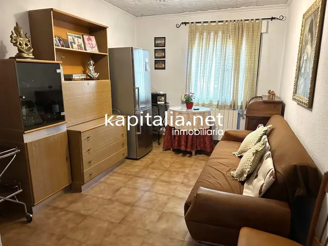 Amplia casa a la venta en Font de la Figuera (Valencia) — 24