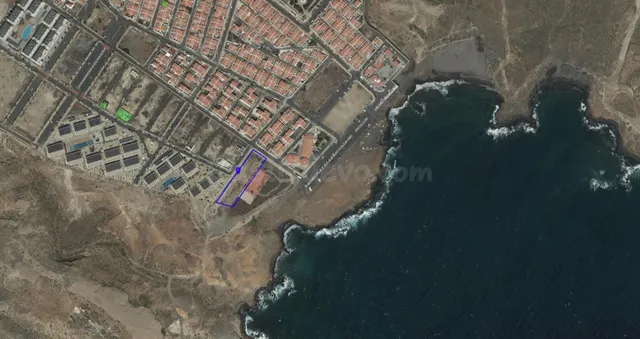 Terreno Urbanizable Comercial en Abades