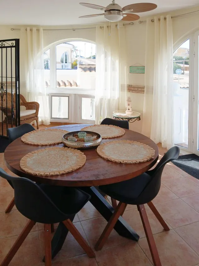 Encantadora villa con piscina privada, jardín y solárium en Monte y Mar, Gran Alacant — 13
