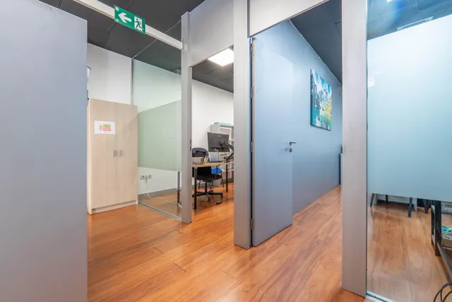 Edificio de 3 plantas destinado a oficinas junto a Centro Comercial Serrallo — 15