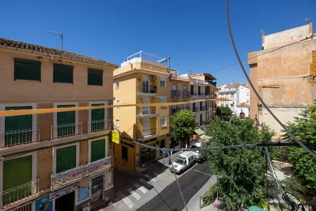 Casa para reformar en el centro de Lanjarón con gran potencial de inversión — 34