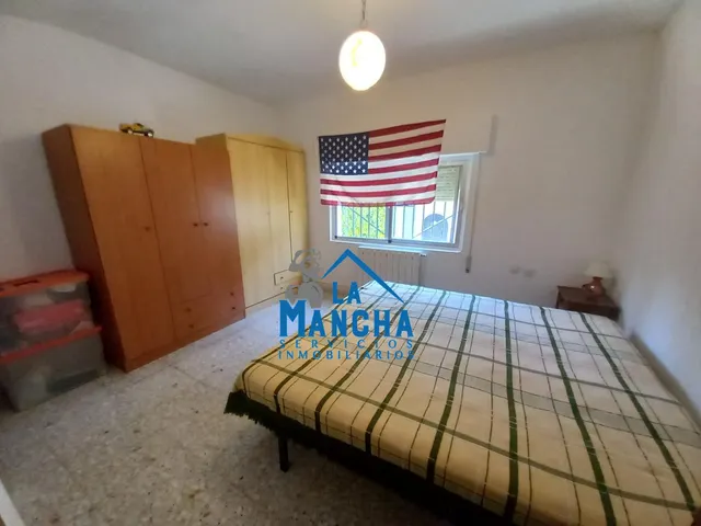 *250.000€*. inmobiliaria la mancha vende parcela urbana en urbanización riachuelos (Albacete). — 9