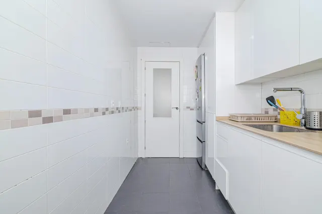 PISO CON PATIO Y COCHERA EN LA ZUBIA — 13
