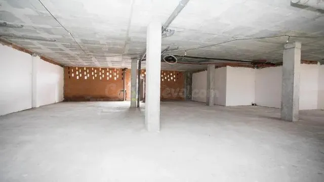 Local comercial sin estrenar. — 3