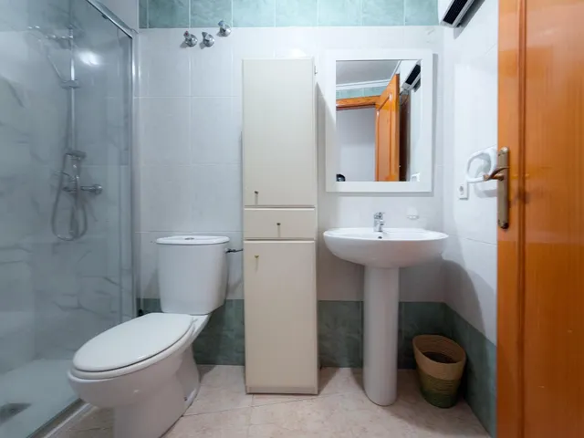 Fantastico atico con amplia terraza y piscina comunitaria, esta semi reformado — 15