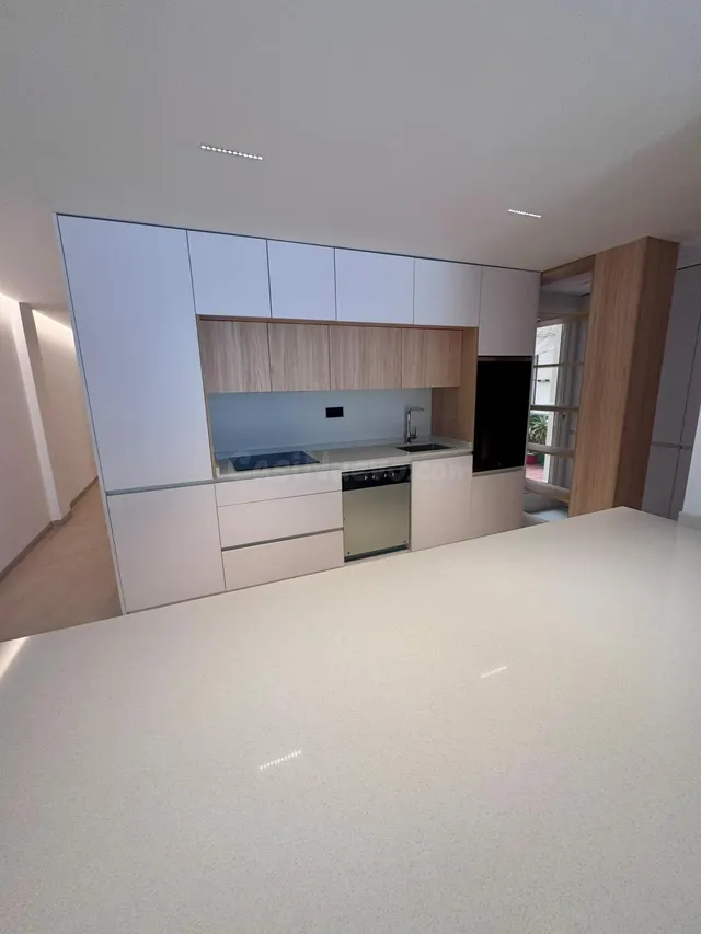 Apartamento reformado de 3 dormitorios en el centro de Torrevieja — 3
