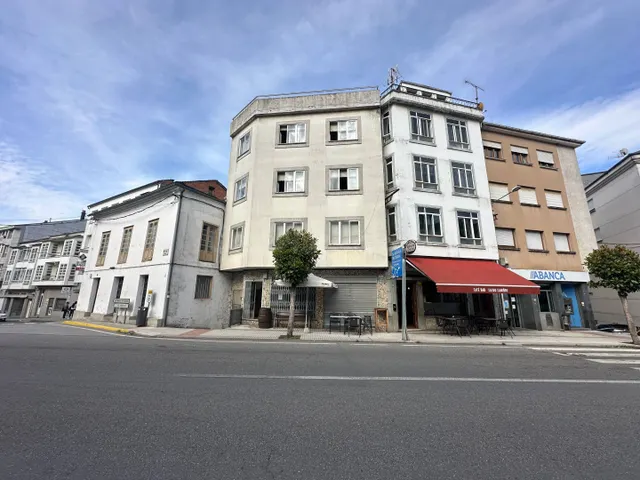 Oportunidad en el centro de Becerreá: Edificio + Casa tradic