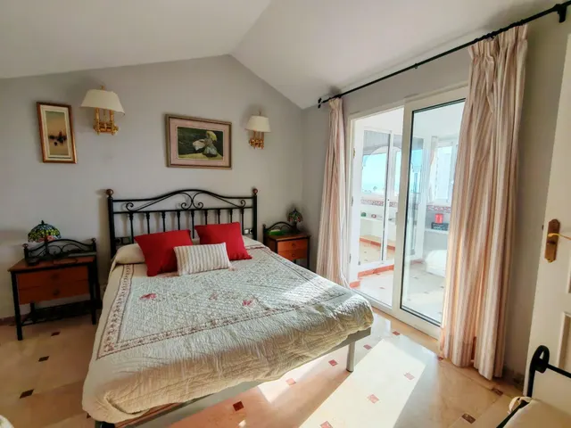 Espectacular dúplex con grandes terrazas y vistas, a 250 m de la playa Carihuela — 32