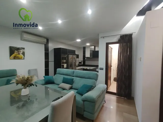 Casa Reformada con Espacios Exteriores en Córdoba - €380,000 — 8