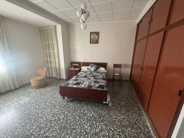 Edificio de dos apartamentos con terraza y garaje — 29