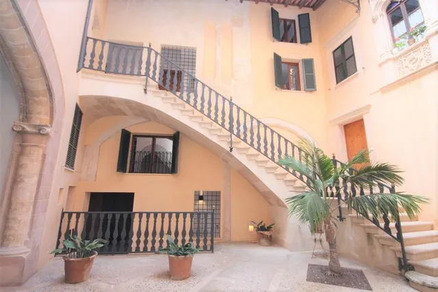 PRECIOSO DUPLEX DE OBRA NUEVA EN EL CASCO ANTIGUO DE LA CIUDAD — 3
