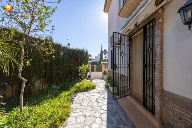 MAGNÍFICO CHALET EN URB. SUEÑOS DE CADIMA, ALHENDIN — 48