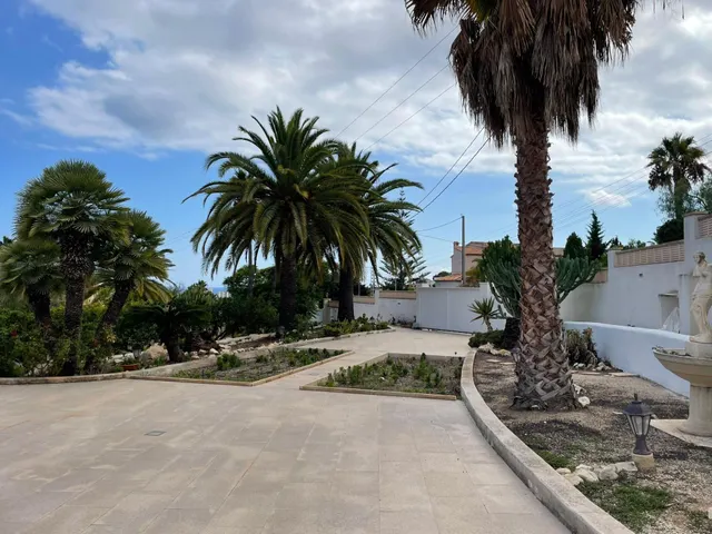 Villa con preciosas vistas al mar y amplia parcela en Calpe — 24