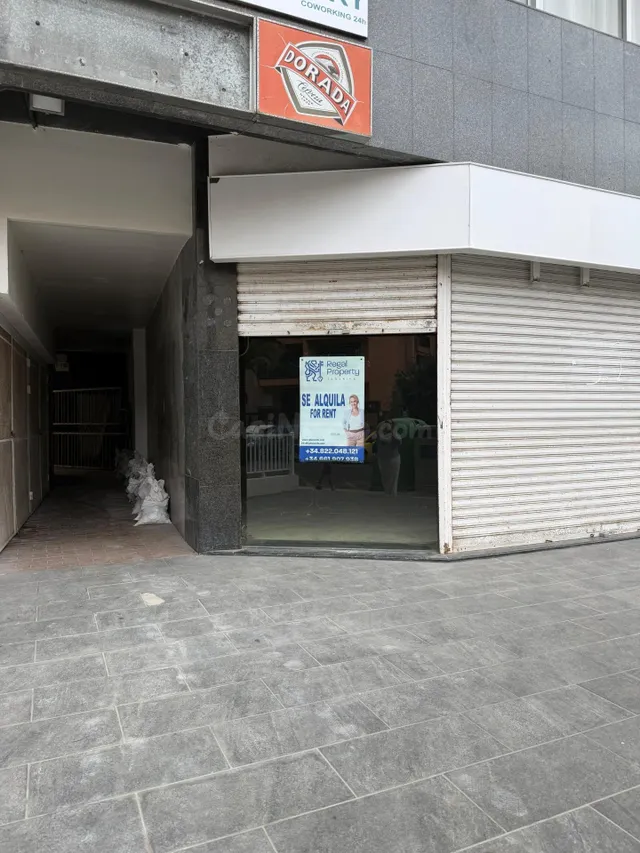 AMPLIO LOCAL COMERCIAL EN ALQUILER CON GRAN TERRAZA EN PUERT