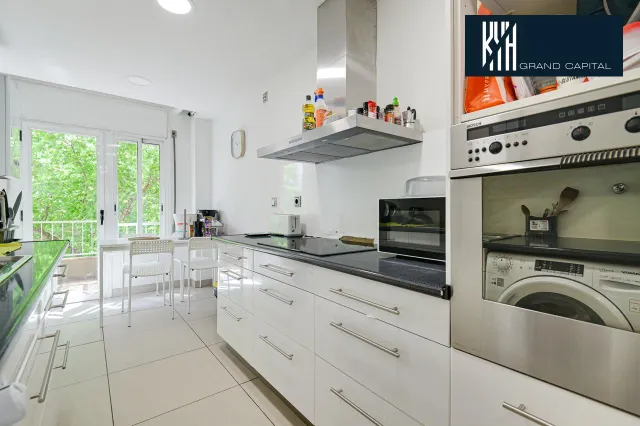 PISO LLUIS PERICOT — 9