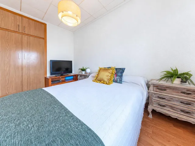 ¡Atención Inversores! Se vende piso de 2 dormitorios alquilado en Ciudad de Asis, Alicante — 12