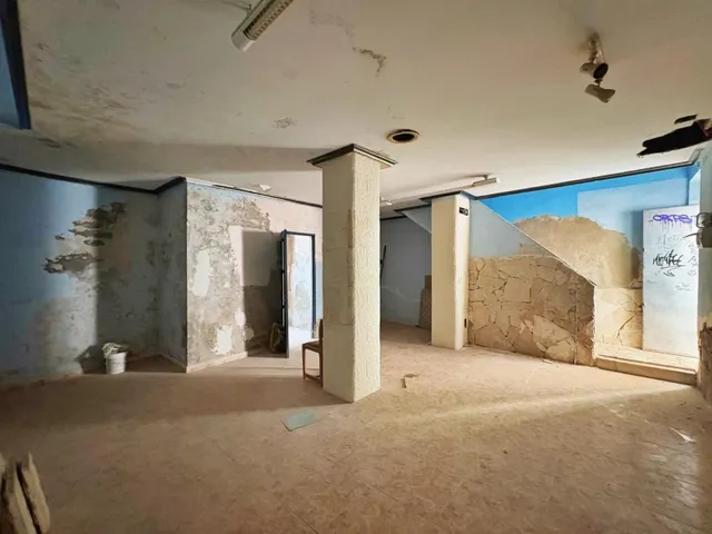 SE VENDE CASA  A POCOS METROS DEL PUENTE DE LA VIRGEN — 2