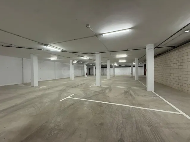 EN VENTA 23 PLAZAS DE APARCAMIENTO EN SALESIANOS - foto 5