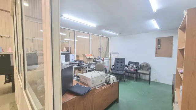 Nave industrial en polígono los leones, Pinseque | espacio, altura y funcionalidad para tu negocio — 7