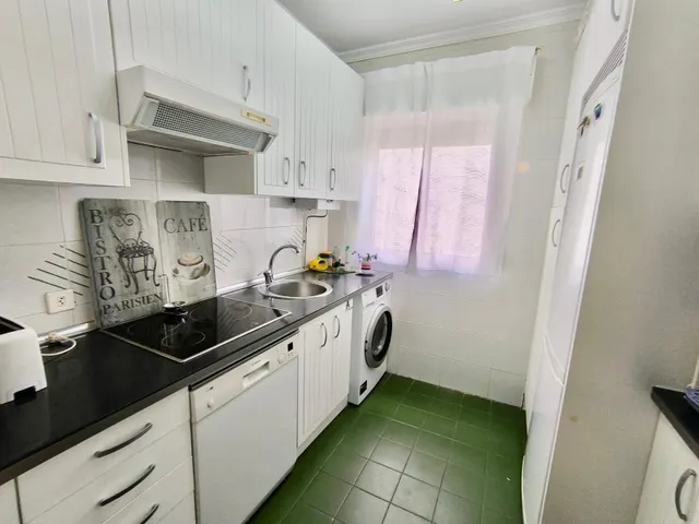 ¡Vive junto al mar! Amplia vivienda de 3 dormitorios a un paso de la playa — 7