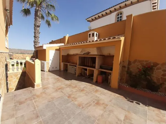 Villa con piscina privada, Alicante, Torrevieja. 6 habitaciones | 350 m2 | A 3 kilómetros del mar — 6
