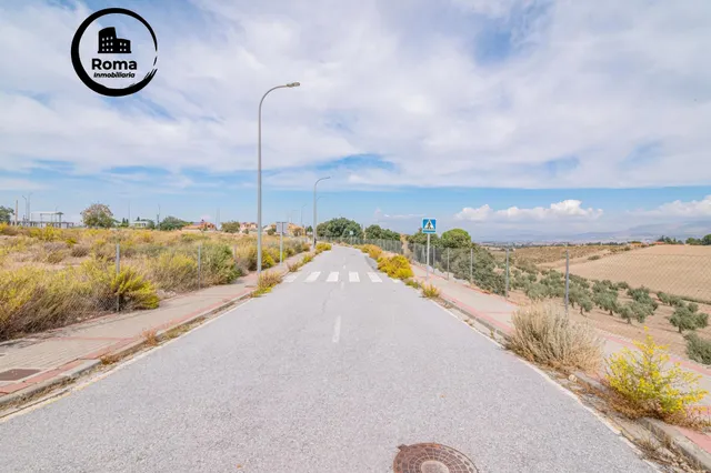 Oportunidad en venta de solar urbano en Otura — 26