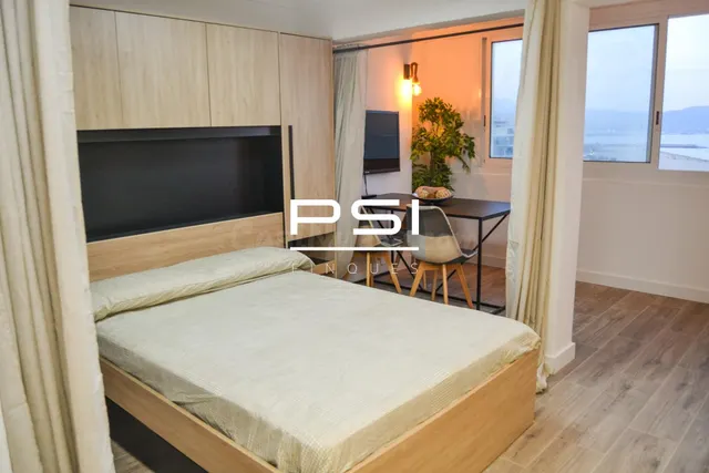 STUDIO AVEC LICENCE TOURISTIQUE EN PREMIÈRE LIGNE DE PLAGE