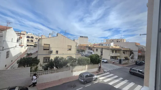 Apartamento reformado de 2 dormitorios en Torrevieja — 13