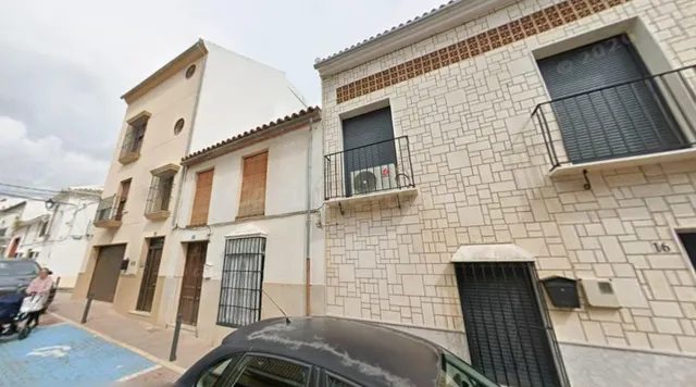 Se vende piso OKUPADO en Calle Enmedio 18 de Alameda, Málaga - foto 2